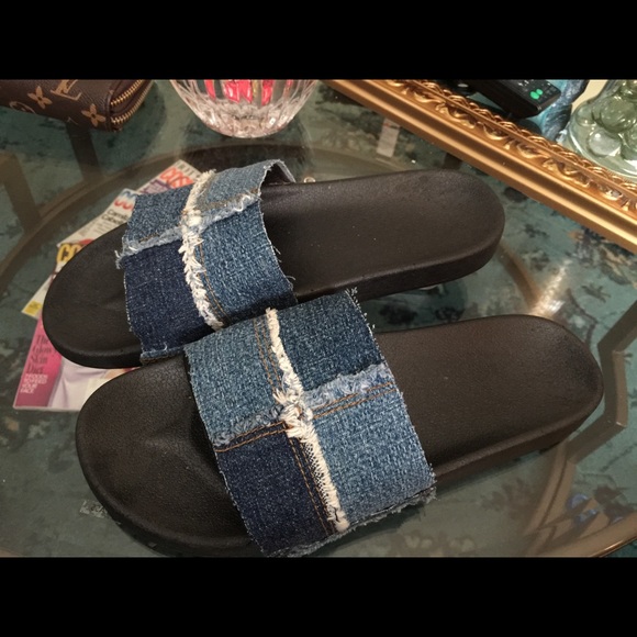 Customize Denim Slides - Picture 1 of 5
